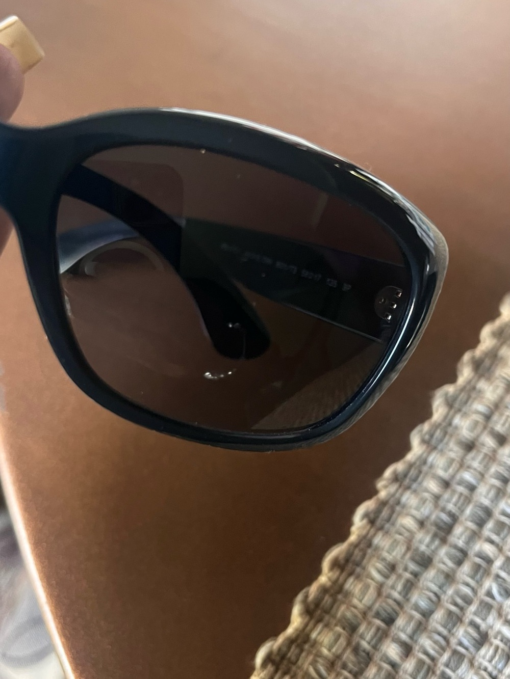 Ray-Ban Women’s Black Gloss Oversized Polarized Sunglasses - Picture 6 of 9